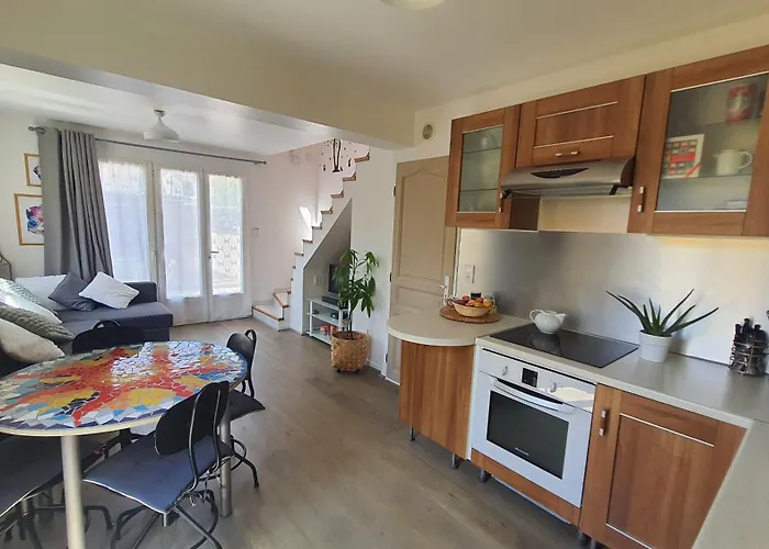 Des Bruyeres A Nyaraló Coye-la-Forêt